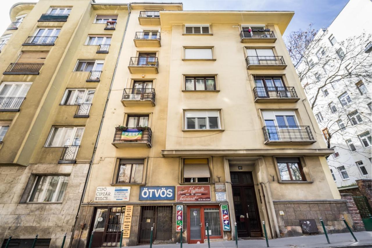 Bpr Shiny Deluxe Home Budapest Luaran gambar